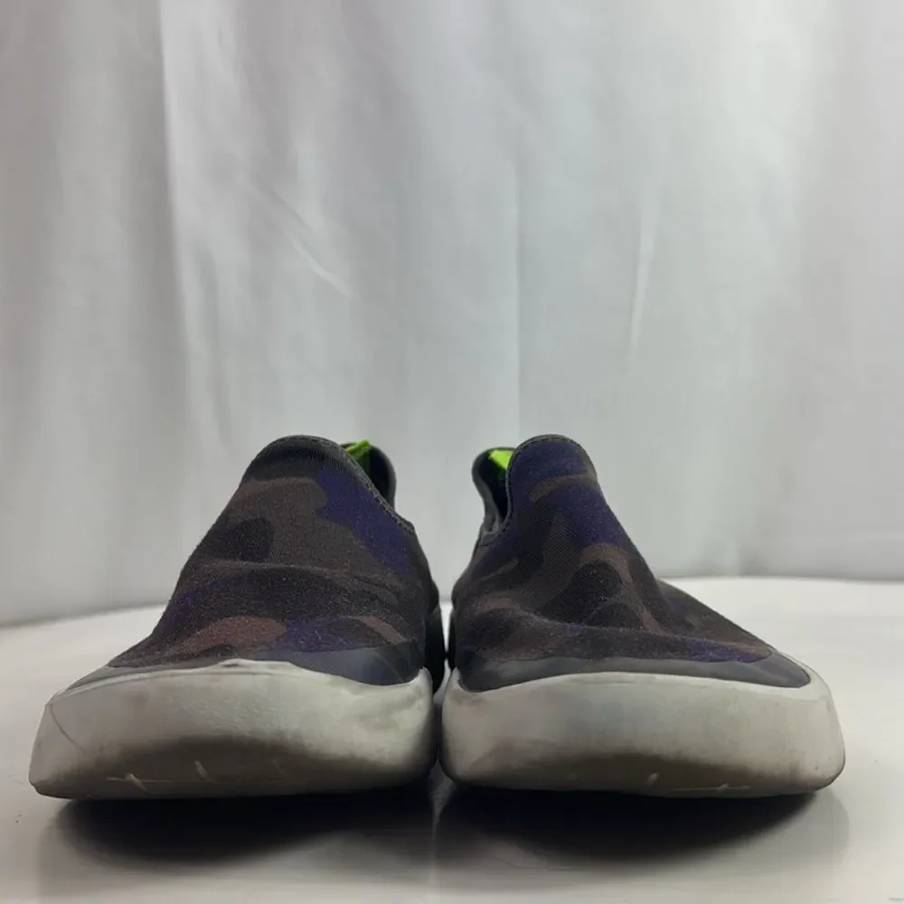 OOFOS OOmg eeZee Midnight Camo Slip On Sneakers
